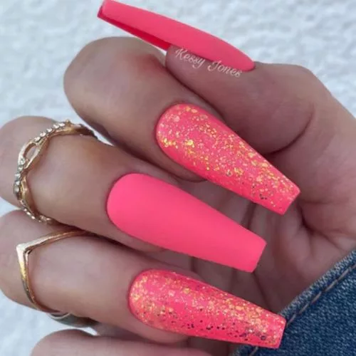 Hot-Pink-Summer-Nails