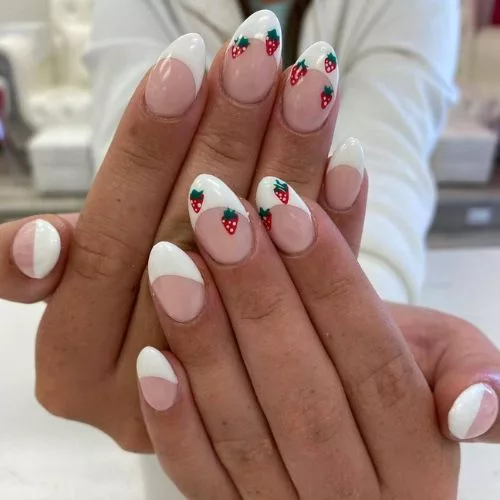 Strawberry-Art-with-French-Manicure