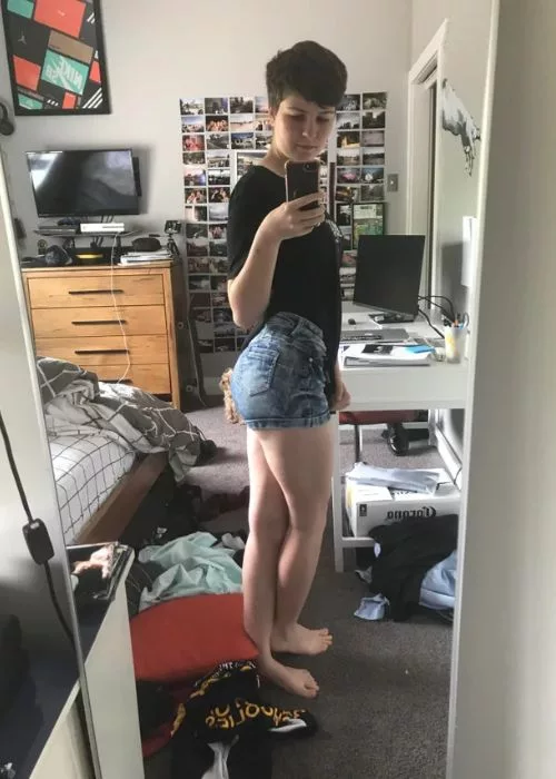 Femboy-Outfits-Ideas-High-Waisted-Shorts